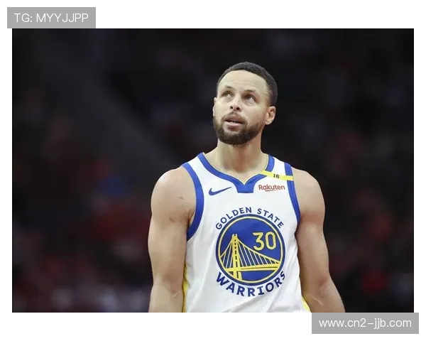 库里三分里程碑达成,勇士主场氛围热烈 库里三分里程碑达成,勇士主场氛围热烈